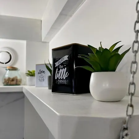 Le Salmanazar Apartment *